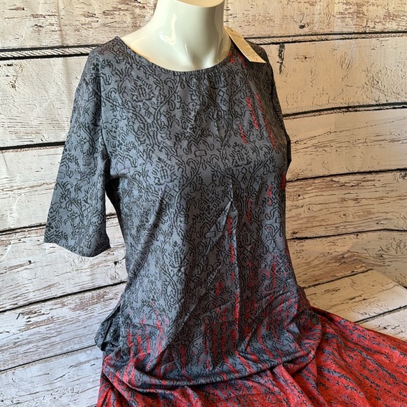 NWT brand new women’s dress size, small red blue with pockets, short sleeve maxi - Picture 2 of 4